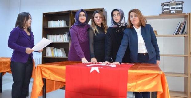 Genç öğretmenler yemin etti