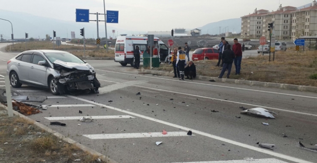 Kargı’da otomobil Kamyonla çarpıştı: 1 yaralı
