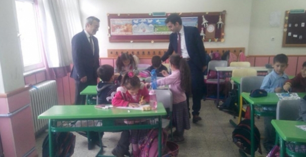 Kaymakam Çiftci okul ve yurtları ziyaret etti