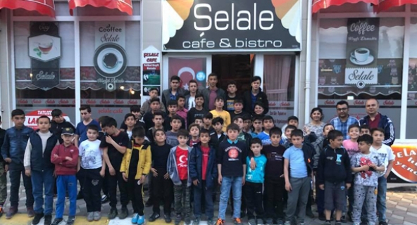 Şelale Cafe’den minik güreşçilere destek