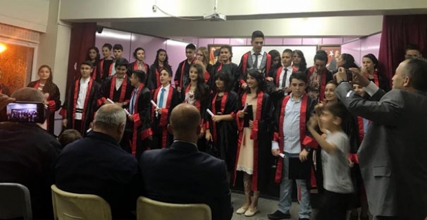 Kargı Atatürk Ortaokulu'nda mezuniyet heyecanı