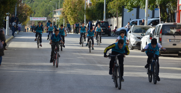 Panayırda bisiklet yarışları yapıldı