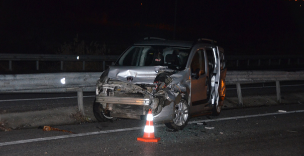 Kaza yapan araca başka otomobil çarptı: 8 yaralı