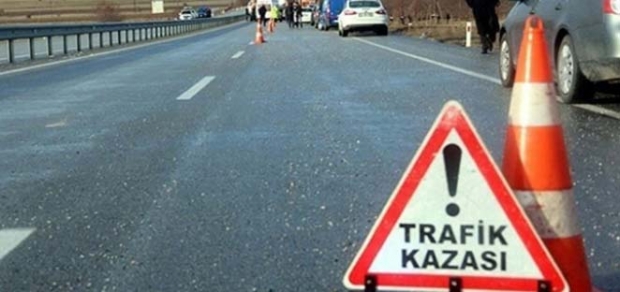 Araç bariyerlere çarptı