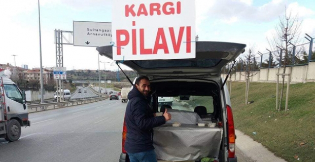 İstanbul’da Kargı pilavı satıyor