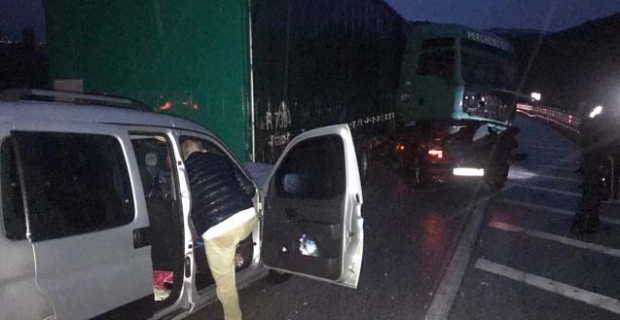Kargı'da zincirleme trafik kazası: 2 yaralı