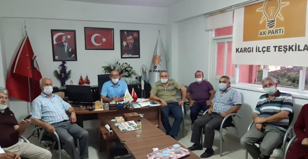 Ak Parti haftalık toplantılarını sürdürüyor