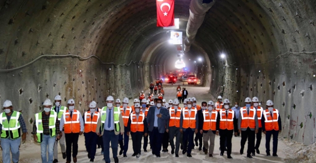 T3 tünelindeki ikinci tüpte ışık göründü