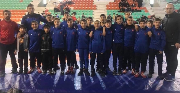 Kargılı güreşçilerimiz Antalya’da Türkiye şampiyonasında