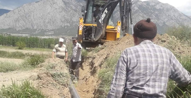 Çeltik tarlalarının su kanalları temizlendi