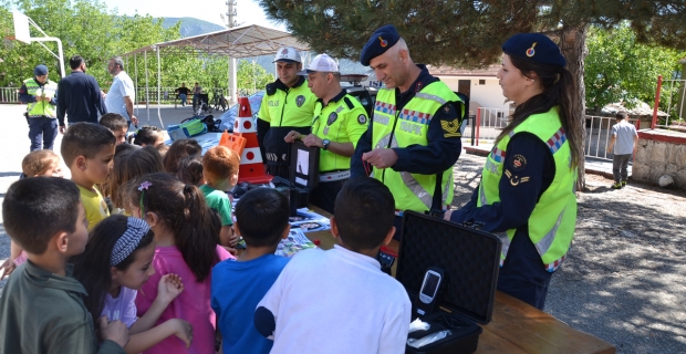 Kargı’da trafik sergisi açıldı