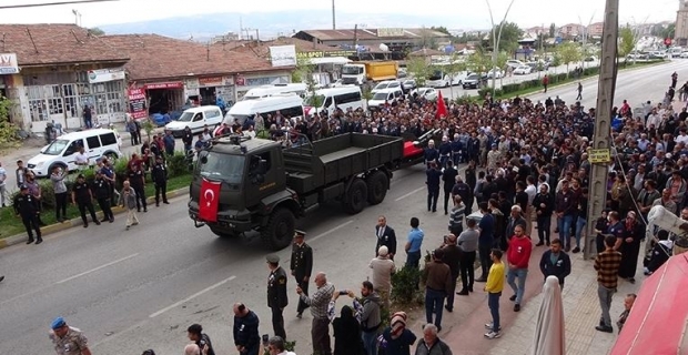 Çorum şehidine ağladı! Muhammed Karaçam son yolculuğuna uğurlandı