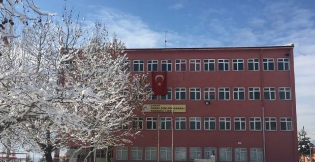 Deprem riski taşıyan Ç.P.A. Lisesi taşındı