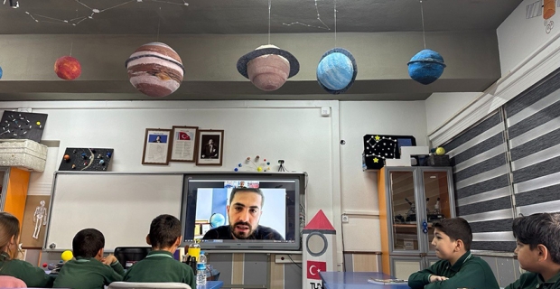 Öğrenciler astronom ile tanıştı