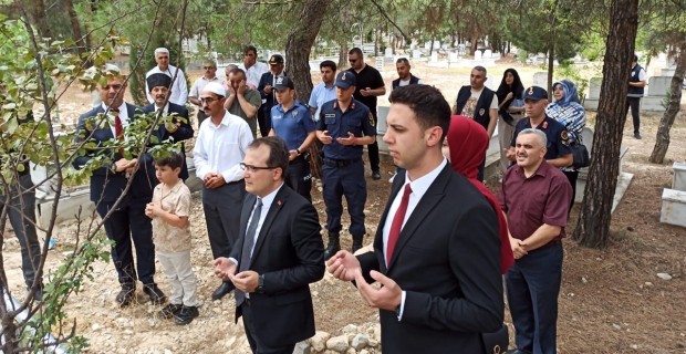 Kargı’da 15 Temmuz Demokrasi ve Milli Birlik Günü’nde şehitlik ziyaret edildi