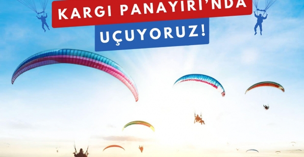 Asırlık Kargı Panayırı'nda adrenalin dolu yamaç paraşütü deneyimi