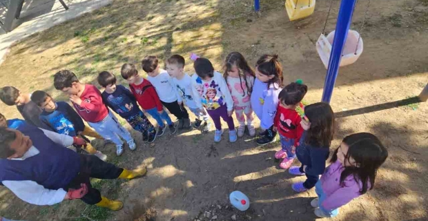 Kargı 125. Yıl Anaokulu öğrencilerinden anlamlı fidan dikimi etkinliği