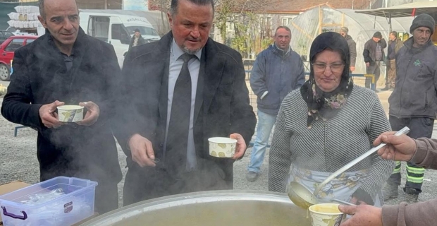 Kargı Belediyesi’nden ilçe pazarında sıcak çorba ikramı
