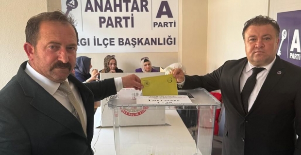 Anahtar Parti Kargı İlçe Kongresi tamamlandı! Nevzat Kuzu güven tazeledi
