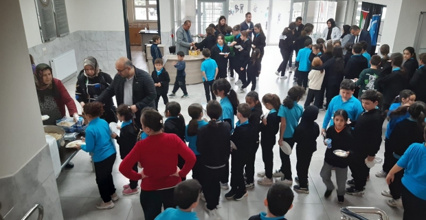 Cumhuriyet İlkokulu ve Ortaokulu’ndan Filistin’e destek kermesi