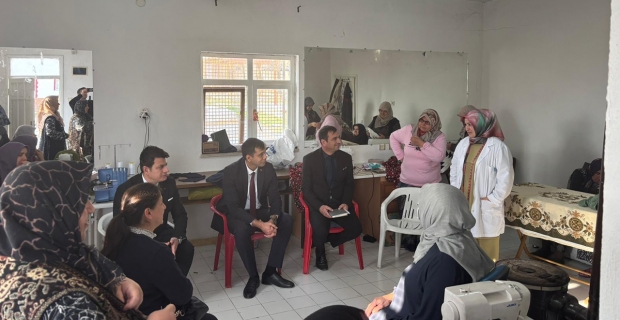 Kaymakam Akman’dan Kargı’daki dikiş kurslarına ziyaret