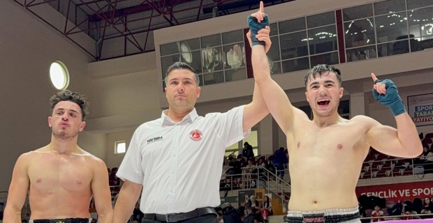 Çorumlu Ziya Gündüz İstanbul Kickboks Şampiyonu oldu