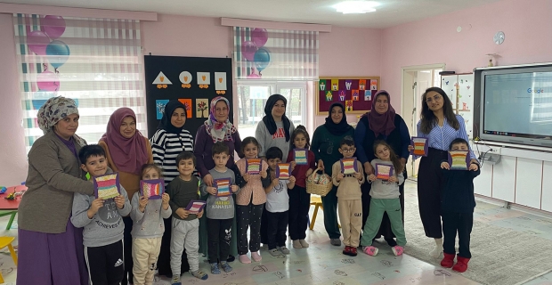 Kargı’da anne ve çocuklar dokuma tezgahında buluştu