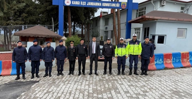 Kaymakam Akman, görev başındaki güvenlik güçlerini yalnız bırakmadı