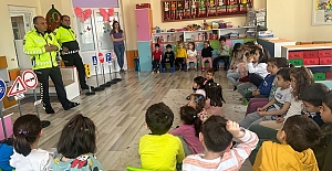 Trafik Polislerinden öğrencilere trafik...