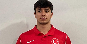 Muhittin Emre Helvacı, ülkemizi temsil edecek