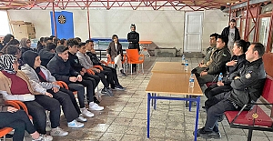 Geleceklerini şekillendirebilecek meslekler hakkında bilgi aldılar