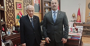 bMHPnin ilk aday adayı Adem Yavuz.../b