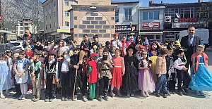 Kütüphane Haftasına ‘kostümlü’ kutlama