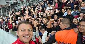 Kargı Atatürk Ortaokulu öğrencilerinden 'Cumhuriyet' coşkusuna tribün desteği