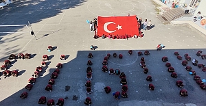 Kargı'da öğrenciler, insan hakları ve barış için tek yürek oldu