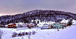 Kargı Yaylası karla buluştu, kartpostallık manzaralar oluştu