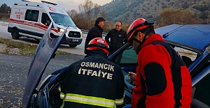 Kargı yolunda kaza: Otomobil şarampole devrildi, 3 yaralı