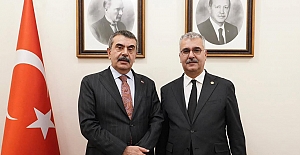 Ahlatcı, mesleki lise binasının yapımı için Bakan Tekin ile görüştü