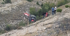 Traktör devrildi: 2 kişi hayatını kaybetti