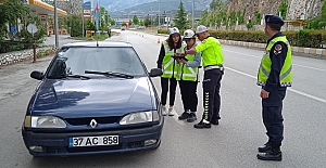 Öğrenciler Trafik Polisi oldu