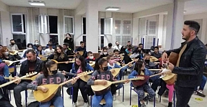 Halk Eğitim'in bağlama kursu başvuruları başladı