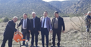 Deprem şehitleri için fidan dikildi