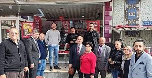 İYİ Partililer Kargı esnafını ziyaret etti