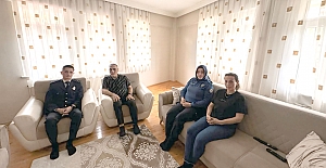 Kargı İlçe Emniyet Amiri Çağatay Özyılmaz'dan Gaziler Günü’nde Gazi Tevfik Koç’a vefa