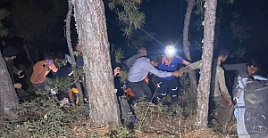 Motosikletle dere yatağına uçan baba ve oğlunu AFAD kurtardı
