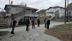 Kaymakam Karnap, depremin ardından köylerde inceleme yaptı